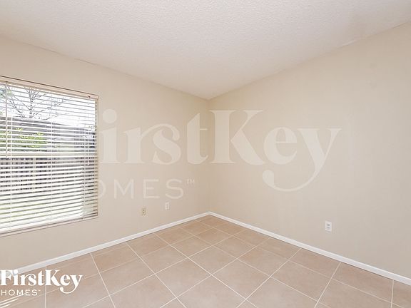 5th image of 10272 Willowemac Ct