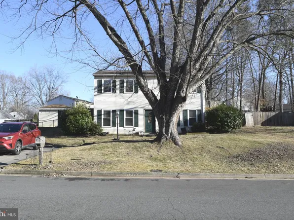 5327 Satterfield Dr, Woodbridge, VA 22193