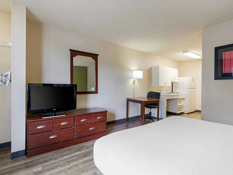 Studio Suite - 1 Queen Bed