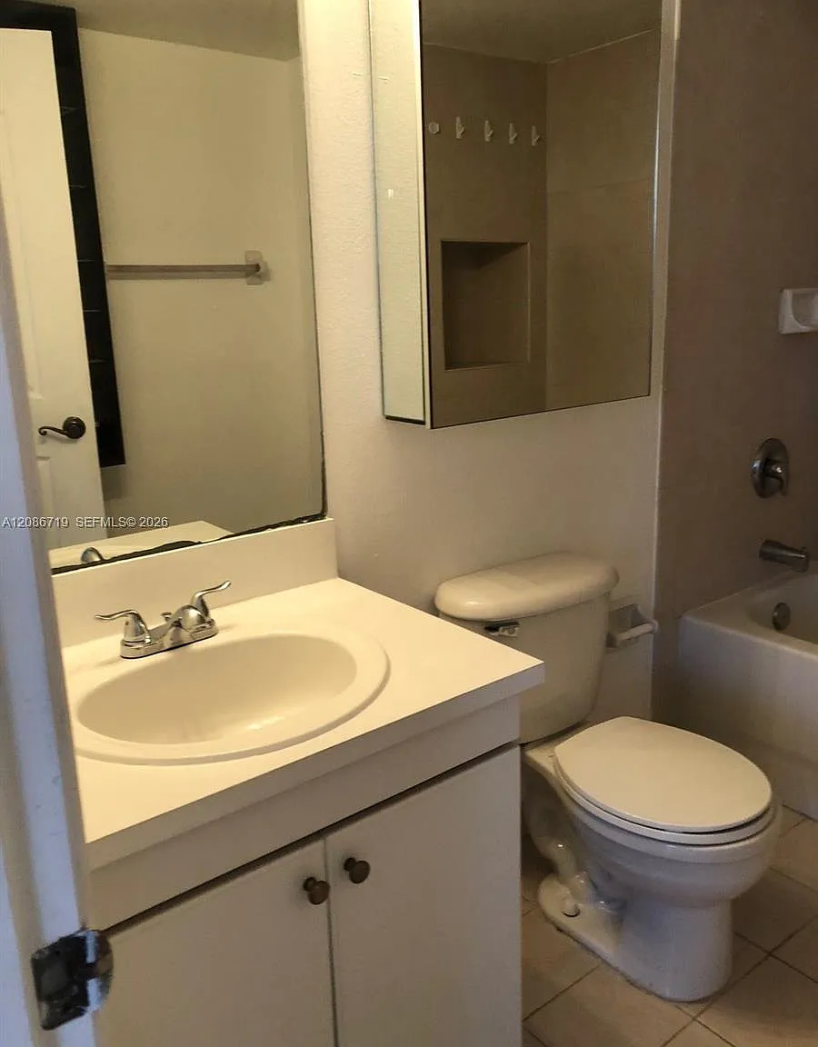Diamond Tower — Photo 3