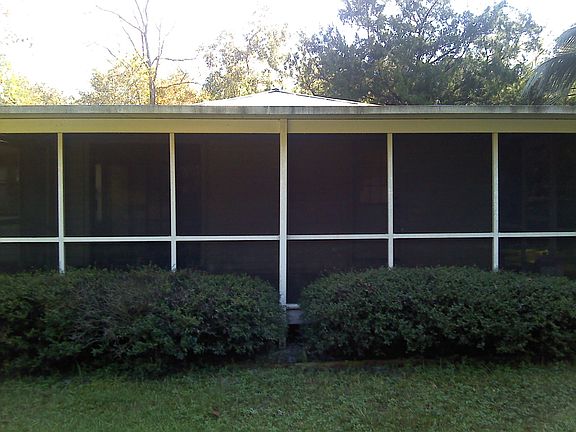Screened porch side