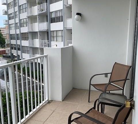 2nd image of 1200 NE Miami Gardens Dr APT 318W