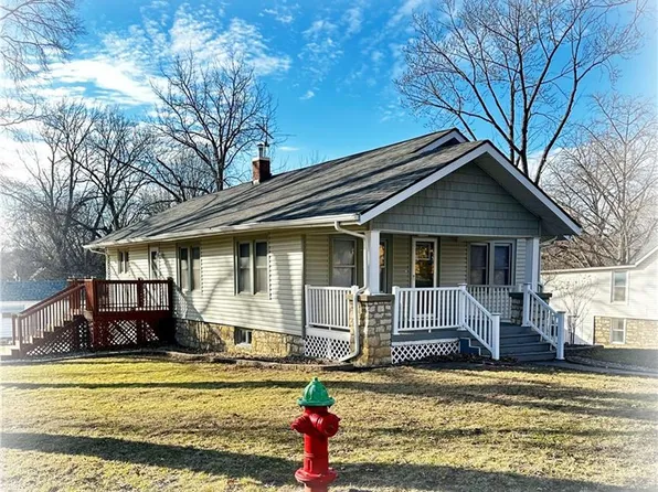 1438 Columbia Ave, Leavenworth, KS 66048