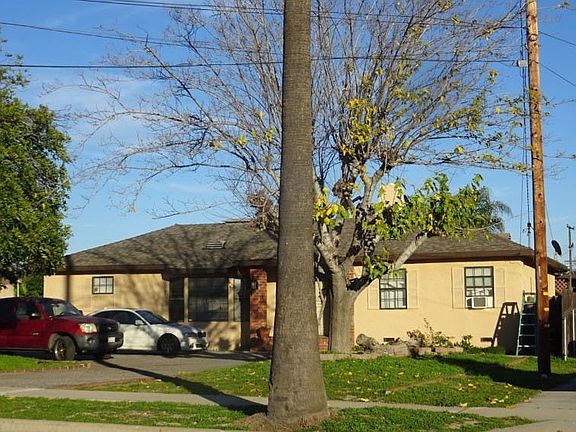3rd image of 9143 Tamarind Ave