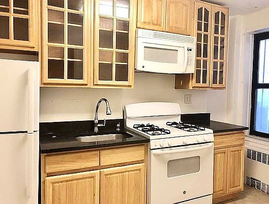 2nd image of 27 Crooke Ave APT 1A