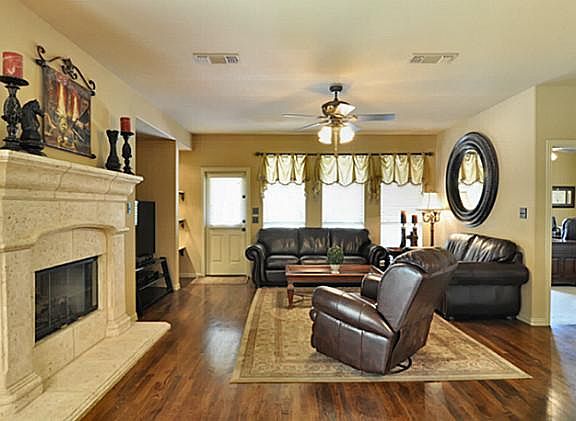 5th image of 1713 Landon Ln