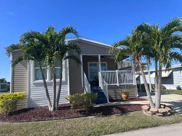 327 Doubloon Dr, N Ft Myers, FL 33917