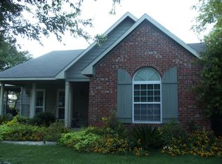 209 E Dallas Ave, Seadrift, TX 77983