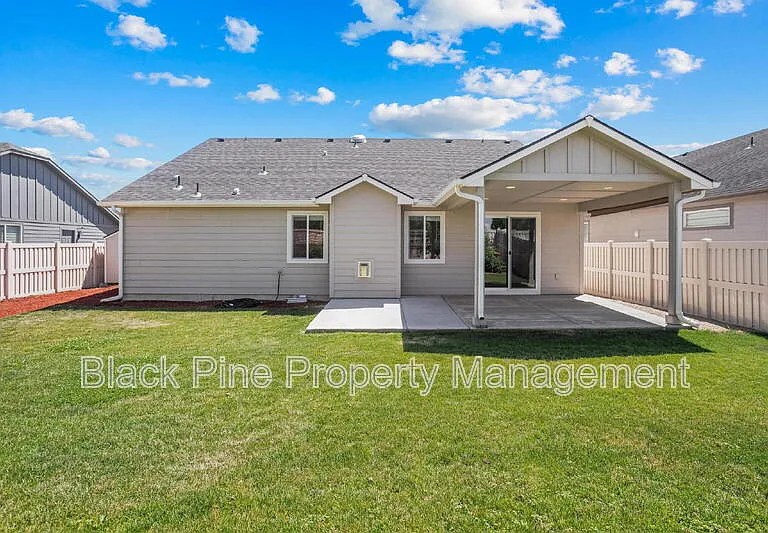 644 Stanley Lake St — Photo 32