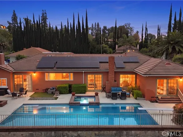 8767 Moorcroft Ave, Canoga Park, CA 91304