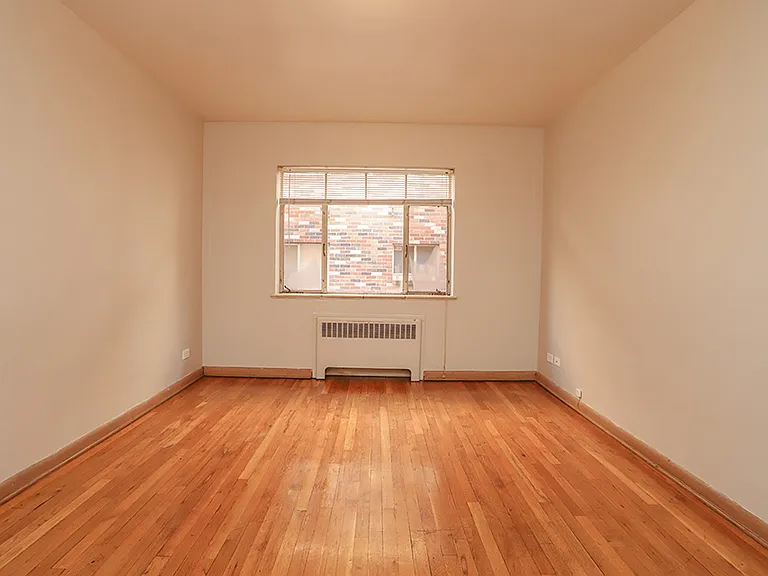 South Josephine Apartments — Photo 41