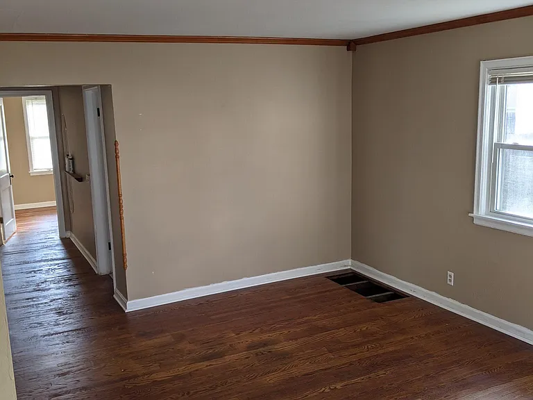 1719 Shirley Ave — Photo 6