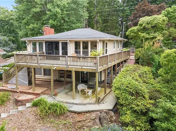 6381 Lakeview Dr, Buford, GA 30518