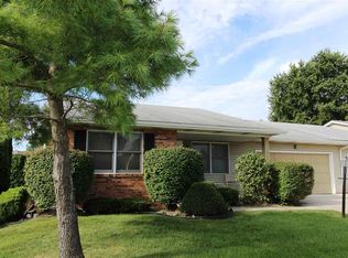 1920 Stonehedge Ln, South Bend, IN 46614