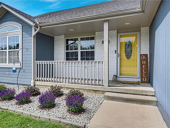 2nd image of 804 Spruce Dr