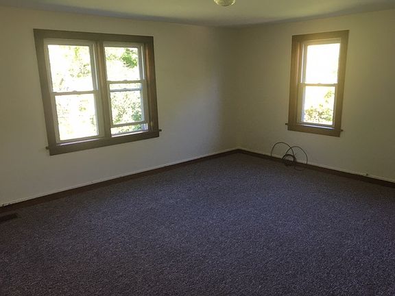 Spacious Family Room