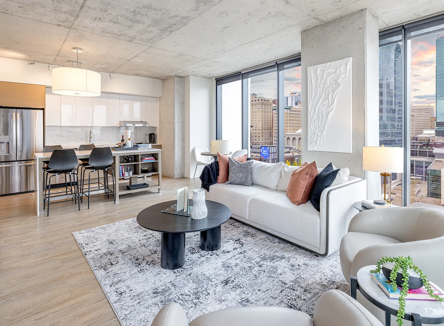 Three Light Luxury Apartments — Photo 3