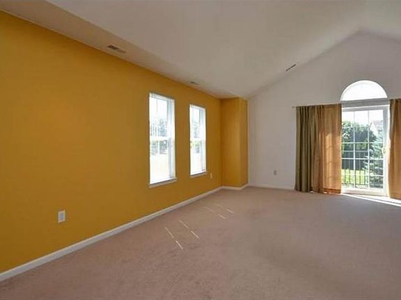 4th image of 3344 Primrose Ln