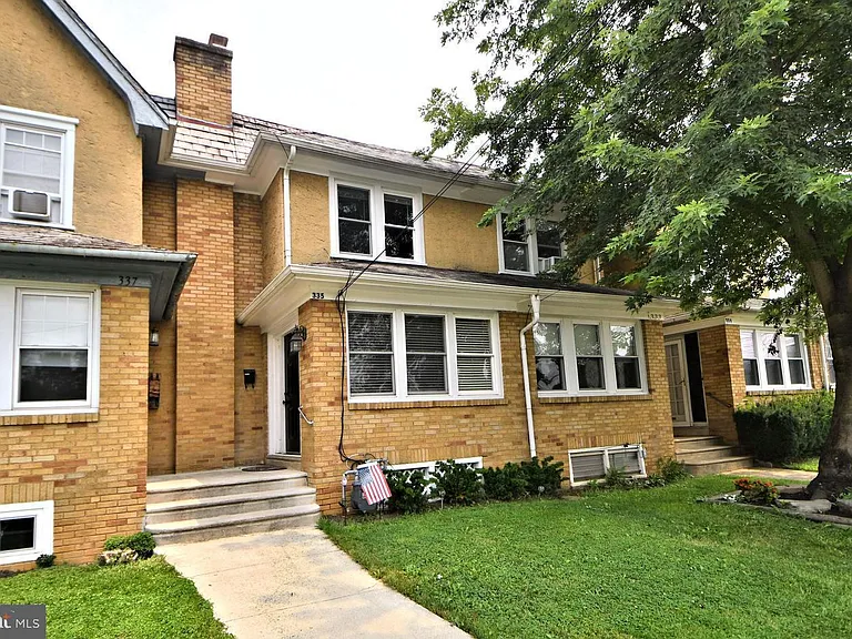 335 Stuart Ave — Photo 1