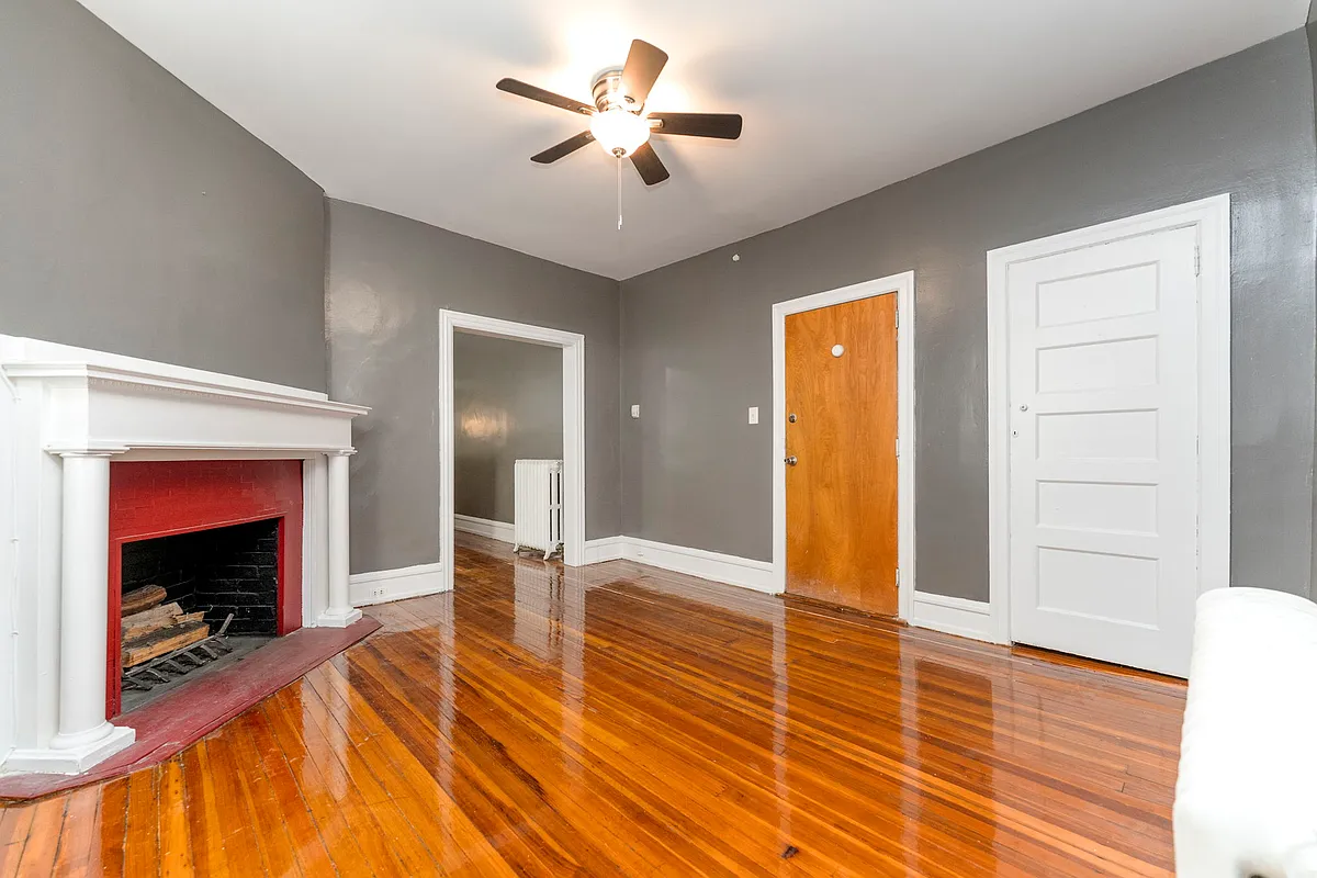 Building Photo - 7434 Boyer St #1