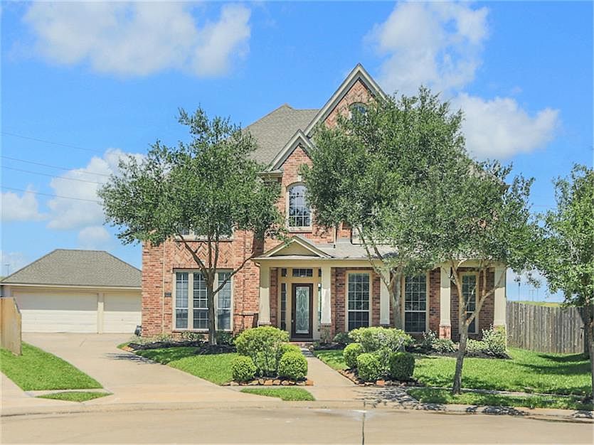 1st image of 8202 Bluebird Ln