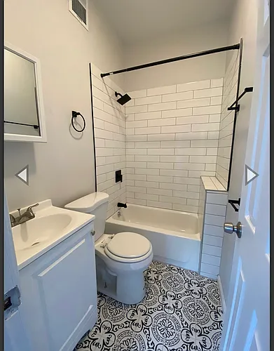 81 W Main St #16 Photo 1