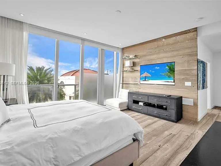 9501 Collins Ave #Townhouse 1 — Photo 33