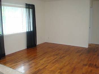 2nd image of 902 16th St NE
