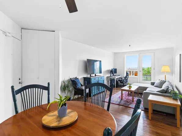 281 Windmill Rd #230, Halifax, NS B3A 4P9