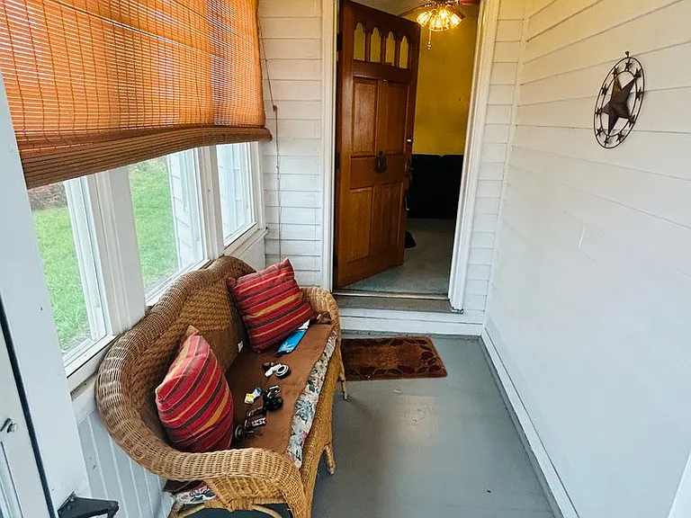 219 W Main St — Photo 3