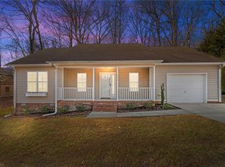 2310 Rothwood Acres Rd, Greensboro, NC 27406