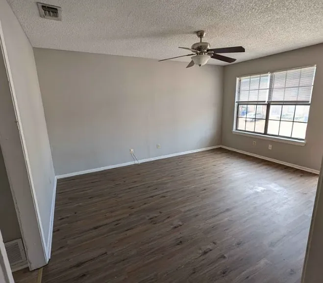 1303 Brown Dr #B — Photo 3