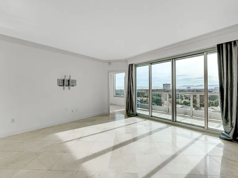 322 Karen Ave #804 — Photo 8