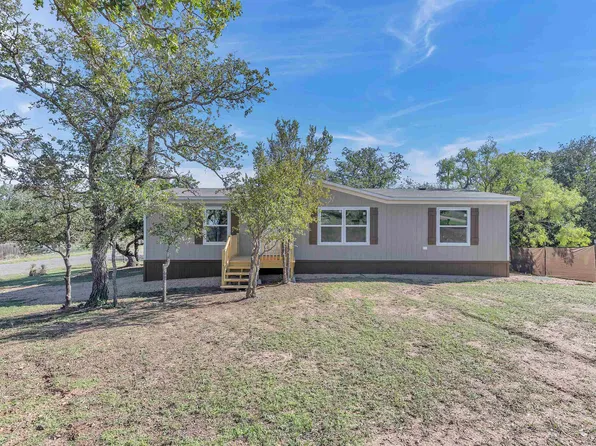 320 Horseshoe Drive, Kingsland, TX 78639