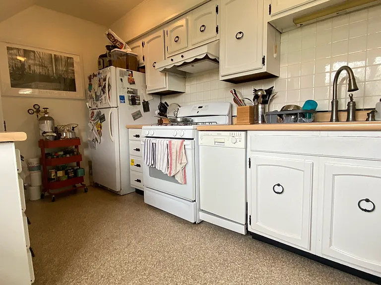 614 Wyckoff Rd #2 — Photo 13
