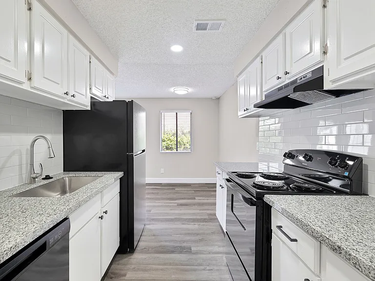 Haven at Briargrove — Photo 19