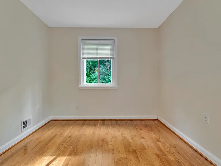 9017 Manchester Rd — Photo 10