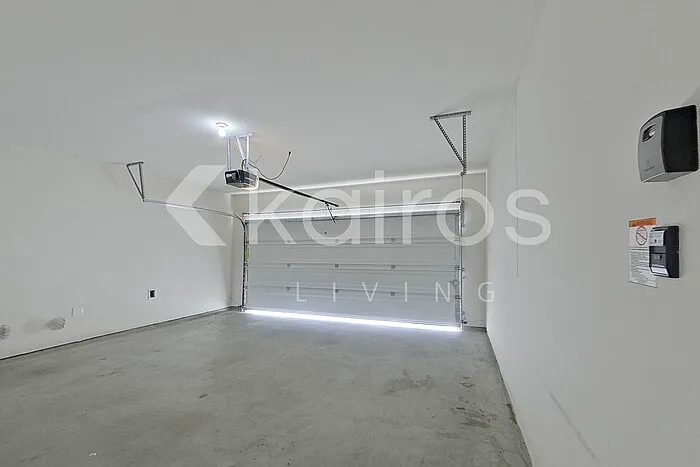 10631 Hillside Creek Dr — Photo 30