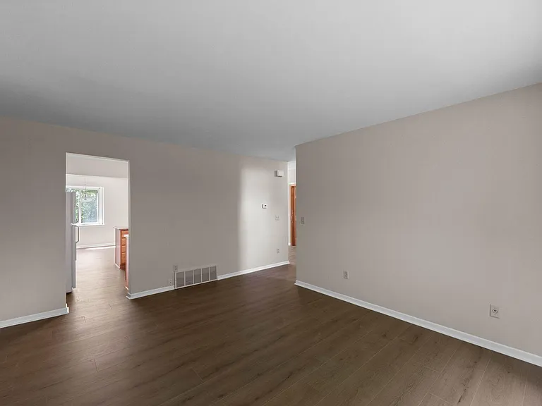 304 Pondridge Cir — Photo 11