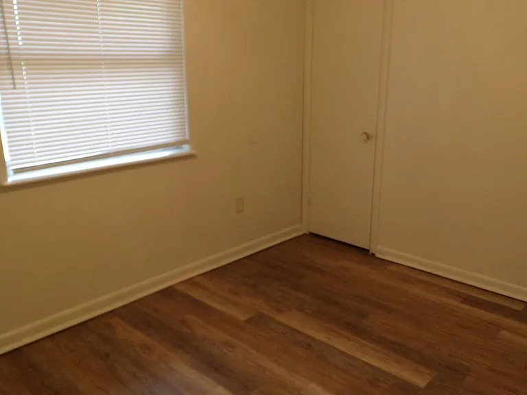 2335 NW 41st St — Photo 12