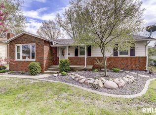 2218 Lynnhaven Dr, Springfield, IL 62704