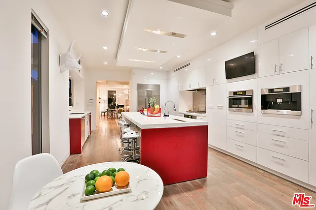 1742 Courtney Ave — Photo 21