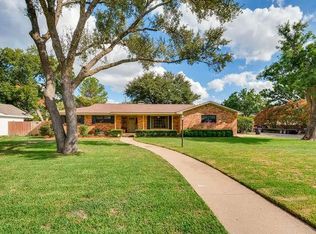 1205 Surry Place Dr, Cleburne, TX 76033
