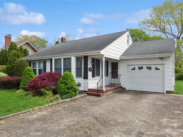 276 Fishel Avenue, Riverhead, NY 11901