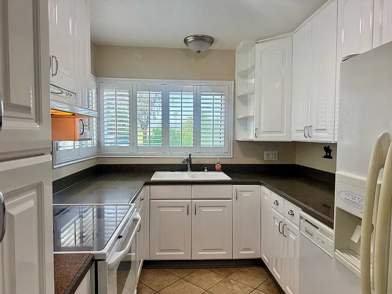 17607 Pomerado Rd #100 — Photo 3