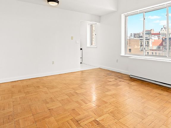 2nd image of 227 Mulberry St APT 5J