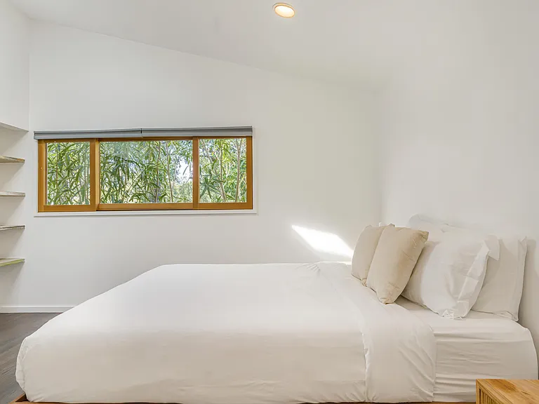 11345 Pacific View Dr — Photo 30