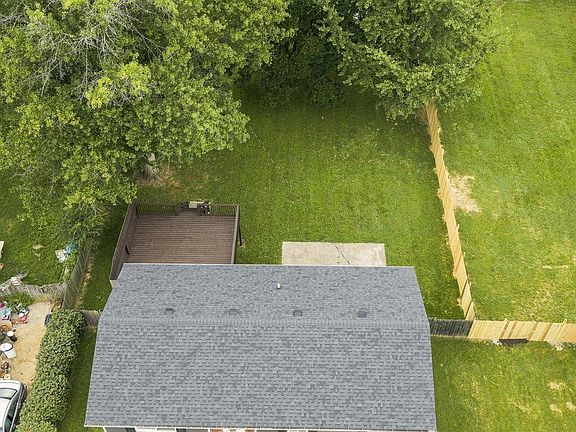 5th image of 1772 Holly Ct