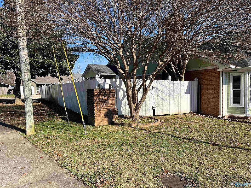 2nd image of 340 Shadow Pointe Dr SW