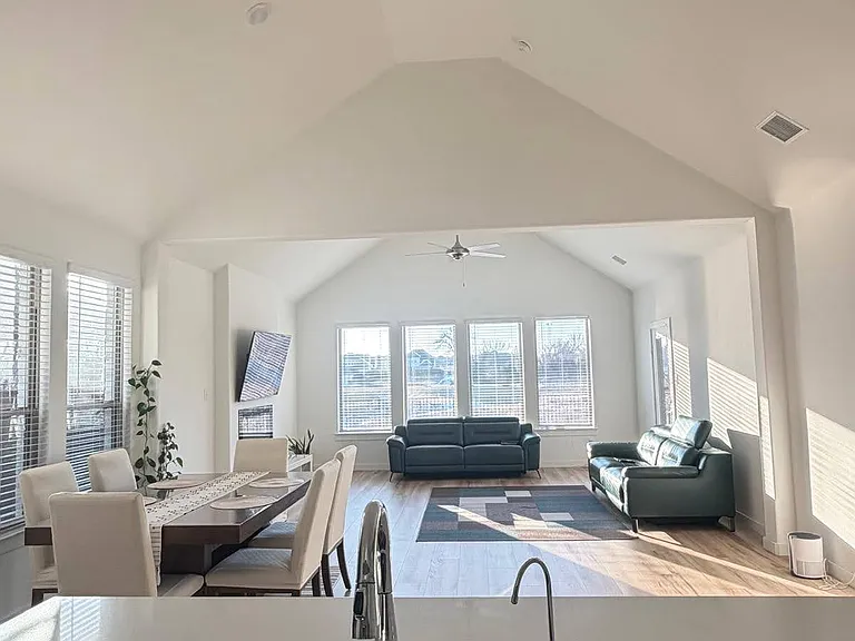 2817 Riverview Rd — Photo 2